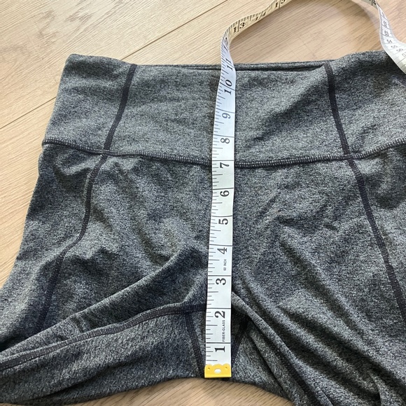 Athleta salutation 7/8 gray leggings size small - Picture 7 of 8